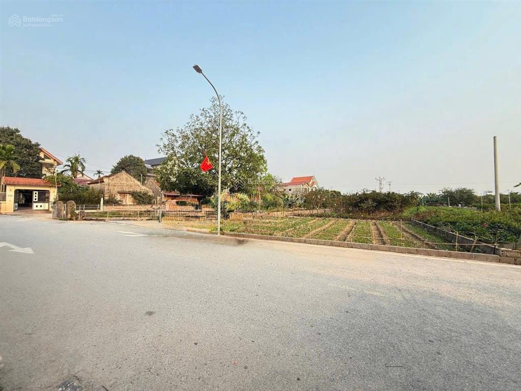 Lô góc 3 thoáng, đấu giá, đường 9m,dt132m2, mt 11m,văn giang, hưng yên, vành đai 4, đường di sản.