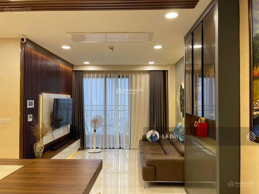 Kẹt tiền bán lỗ 1ty căn góc 2pn kingdom 101 giá tốt rẻ quận 10, giá 6.9 tỷ có sổ. 0989 723 *** mr đin