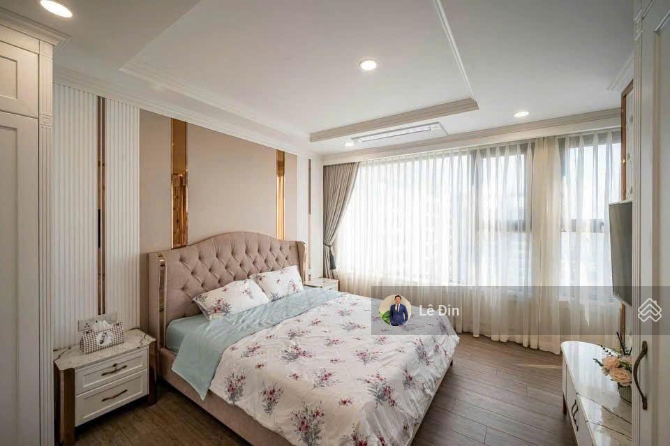 Bán lỗ 1 tỷ 3pn kingdom 101 view quận 1 ngắm pháo hoa. full nt đã có sổ, giá đầu tư.  0989 723 ***