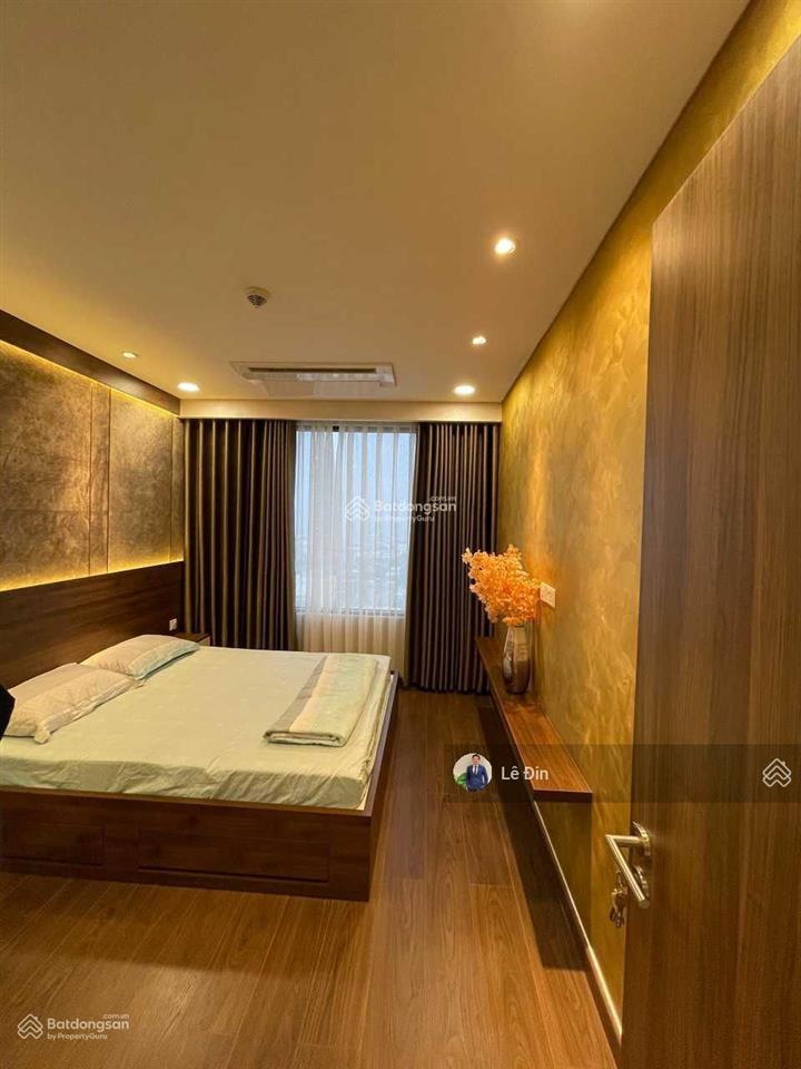 Chính chủ kẹt tiền bán gấp 2pn kingdom 101 quận 10, full nt có sổ, tầng đẹp view thoáng mát, mr đin