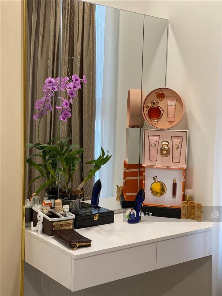 Nắm chủ cứng ngắt kingdom 101 thuê căn 2pn 79m2 view siêu đẹp, full nội thất cao cấp.  0989 723 ***