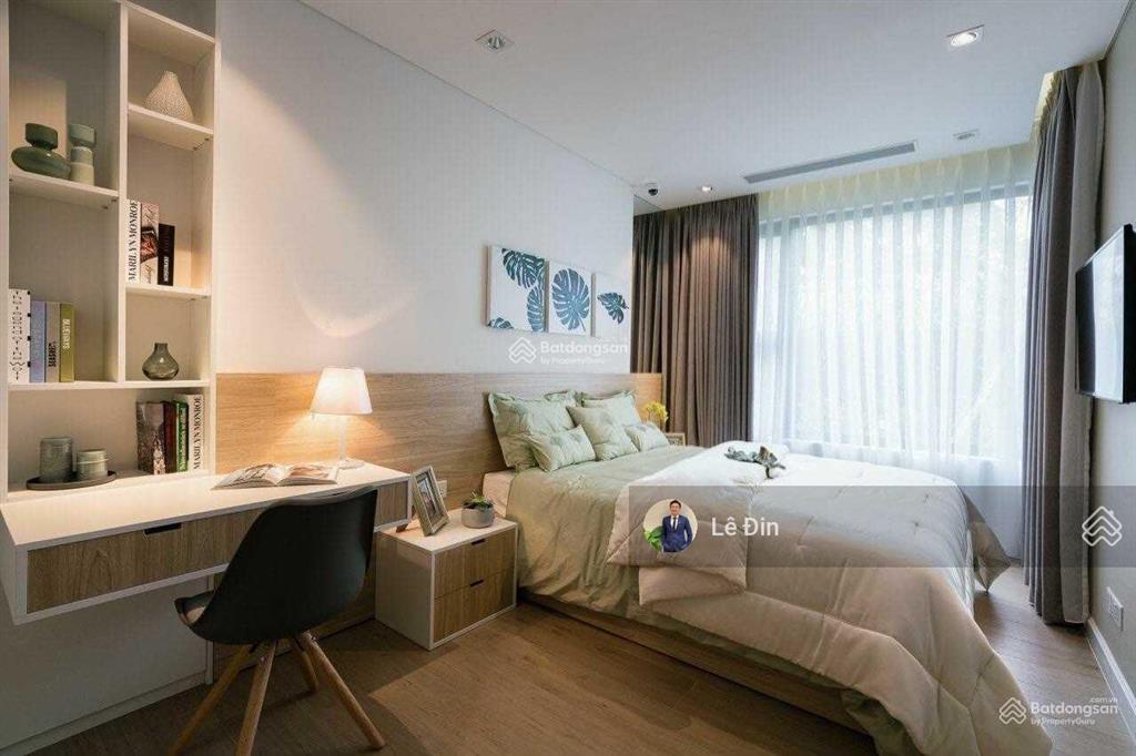 Chính chủ kẹt tiền bán gấp 2pn kingdom 101, quận 10, full nt giá tốt đầu tư, đã có sổ. 0989 723 ***