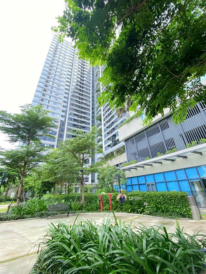 Chính chủ giảm 1 tỷ bán gấp 2pn 2wc kingdom 101 q10,full nt có sổ, tầng đẹp view thoáng mát, mr đin