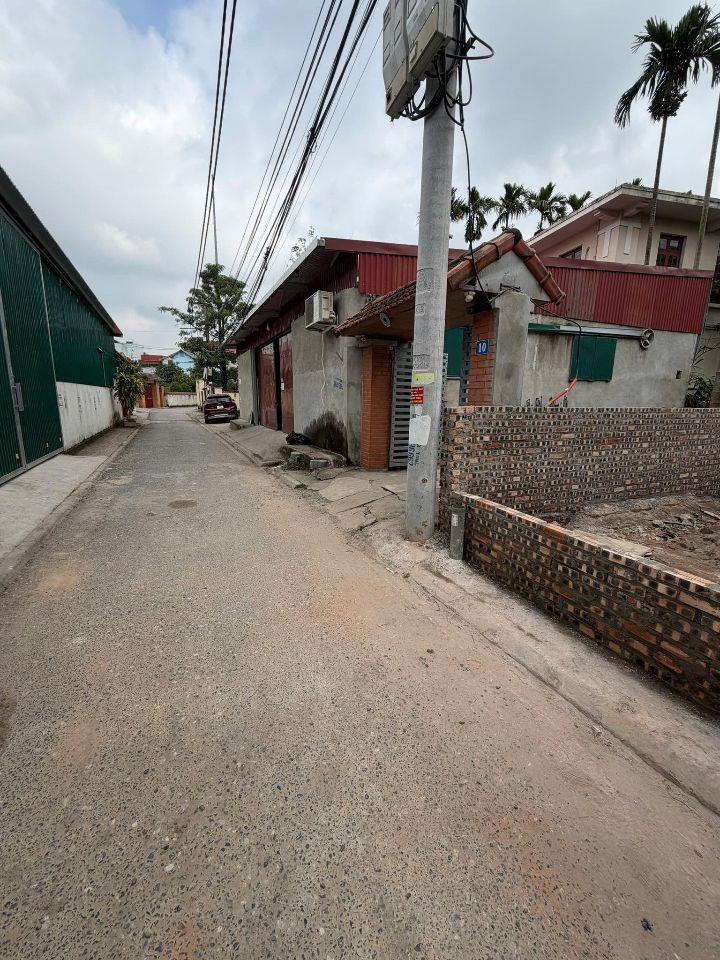 Đất Đông Dư trong đê ngay gần trường học oto tránh 