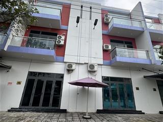 Cho thuê hoặc bán 1 trong 2 căn nhà mới, làm văn phòng công ty và nơi tạm trú cho chuyên gia