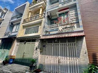 Gần chợ hiệp thành  đúc 1 trệt 2 lầu đường thông 7m 50m2