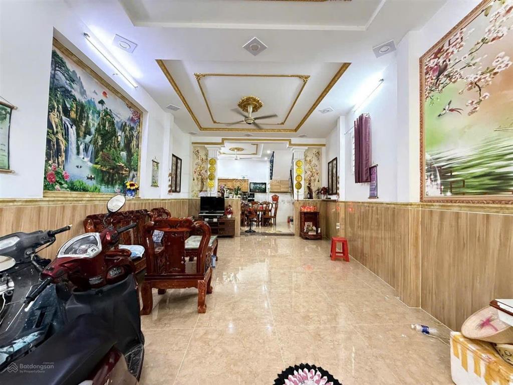 Nhà phố trần thị hè khu vip  5,5m x 13m đúc 1 trệt 2 lầu đường nhựa 8m