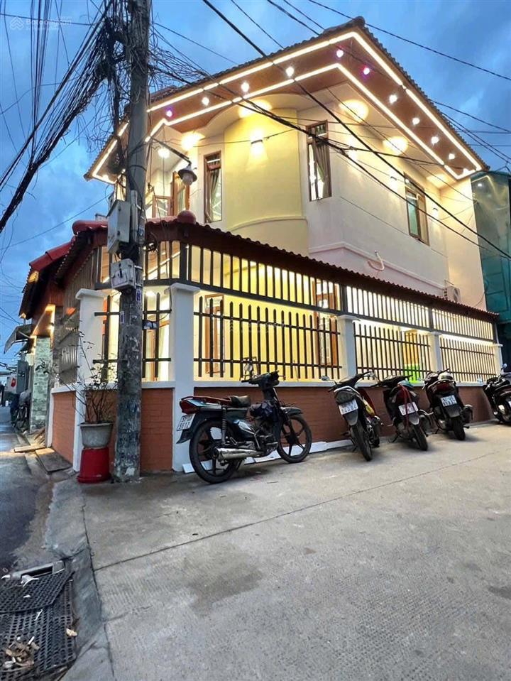 Nhà dt khủng 8,3m nở hậu 9mx13m đúc 2 tầng lầu full nội thất  ngay thới an