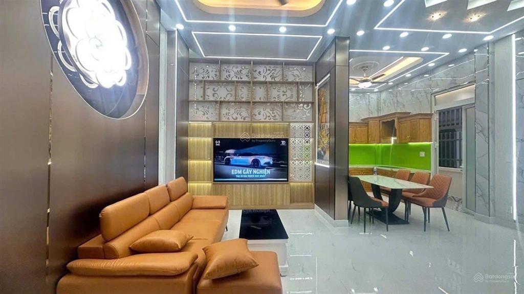 Nhà dt khủng 8,3m nở hậu 9mx13m đúc 2 tầng lầu full nội thất  ngay thới an