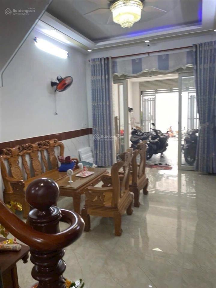 Nhà phố 1/ đường 6m  ngang 4m x 17m 68m2 đúc 1 trệt 2 lầu