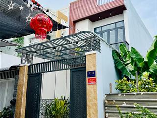 Nhà sổ riêng, 4x21m, trệt, lầu, gara oto, tặng nội thất, ngay chợ cầu đồng sát ngã tư ga giáp gv