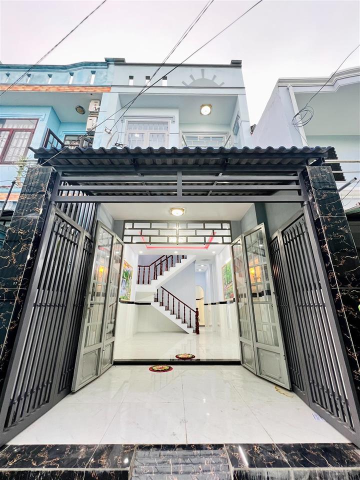 Nhà sổ riêng diện tích to, ngay công an, metro q12 giáp gò vấp. 4x15m. trệt, lầu, 4pn, 2wc.