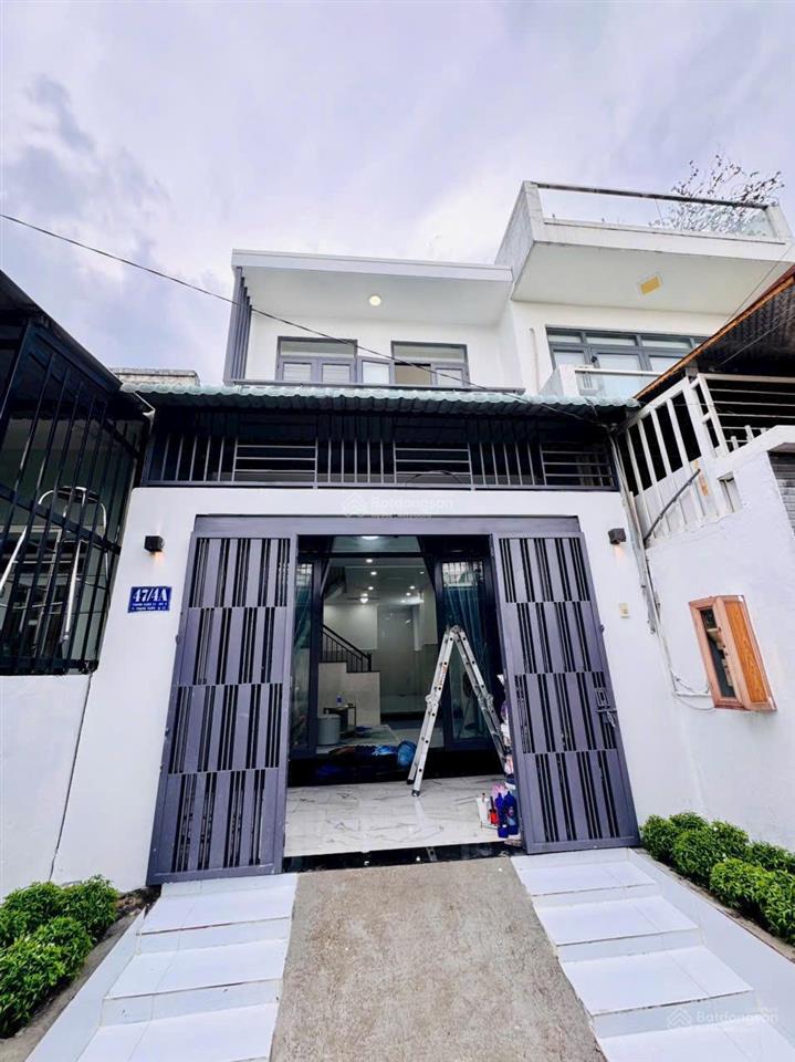 Nhà đẹp sổ riêng, 4.5 x 14m, sổ 60m2, trệt, lầu, 2pn, 2wc. tx31 ngay hà huy giáp sát gò vấp