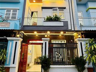 Nhà đẹp sổ riêng, trệt, lầu, 2pn, 3wc, hẻm xe tải. ngay ubnd thạnh xuân, hà huy giáp sát gv