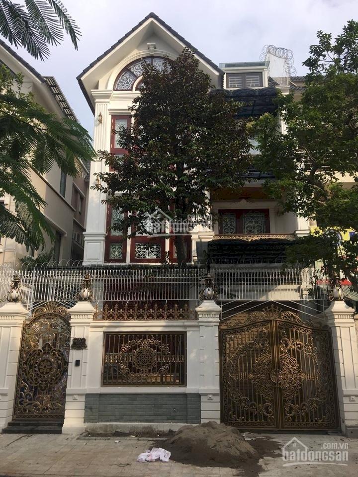 Cần bán nhanh căn biệt thự mặt hồ. vừa ở và kinh doanh.  0983 983 ***
