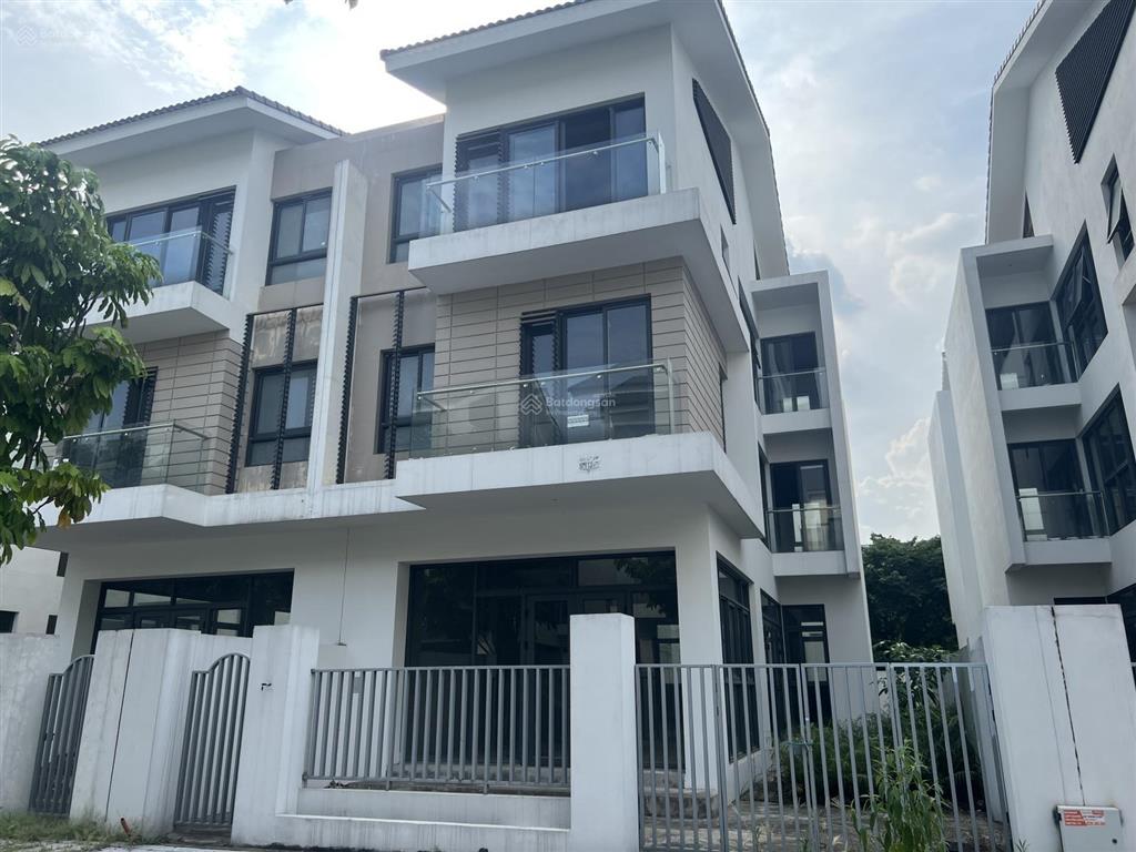 Cần bán biệt thự dương nội. hướng đông nam. sổ đỏ sẵn sàng giao dịch.  0983 983 ***