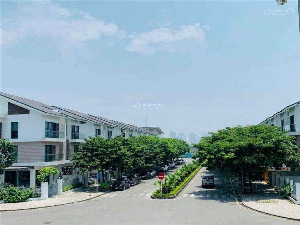 Cần bán biệt thự dương nội. hướng đông nam. sổ đỏ sẵn sàng giao dịch.  0983 983 ***