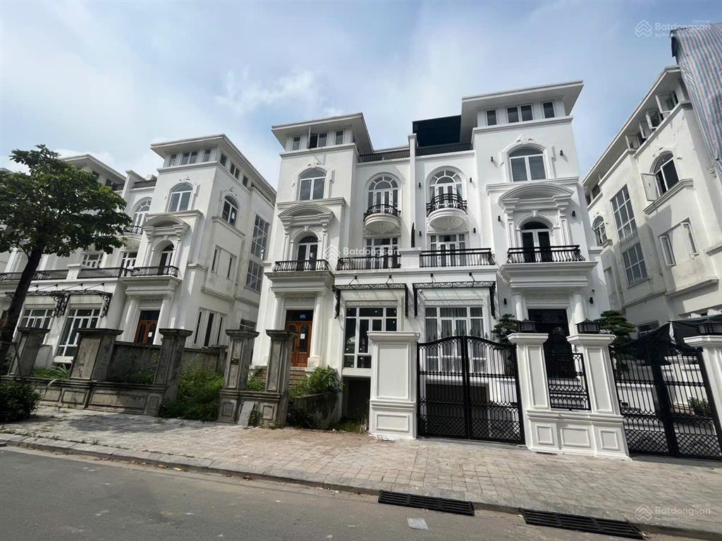 Cần bán biệt thự louis đại mỗ. sát lê quang đạo kéo dài. sổ đỏ sẵn sàng giao dịch. 0983 983 ***