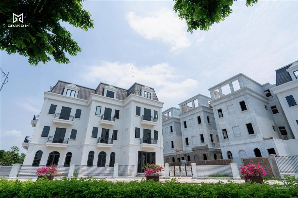 Cập nhật quỹ căn gửi bán biệt thự solasta mansion. giá từ 28 tỷ.  0983 983 ***