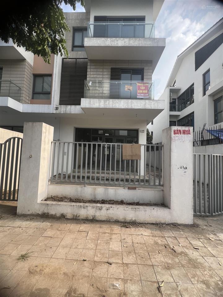 Chính chủ cần bán gấp căn b01.06 biệt thự dương nội. dt 189m2 hướng tây bắc. đường rộng 17.5m