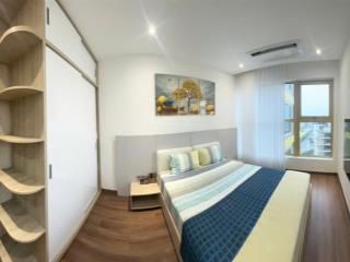 Tôi cần bán căn 2 phòng ngủ the sang view sông hàn 77m2 tầng cao