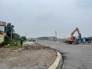 Bán 4500m2, mt 38m ngã 5 lý nam đế xây nhà hàng, khách sạn, siêu thị, xưởng kinh doanh sản xuất