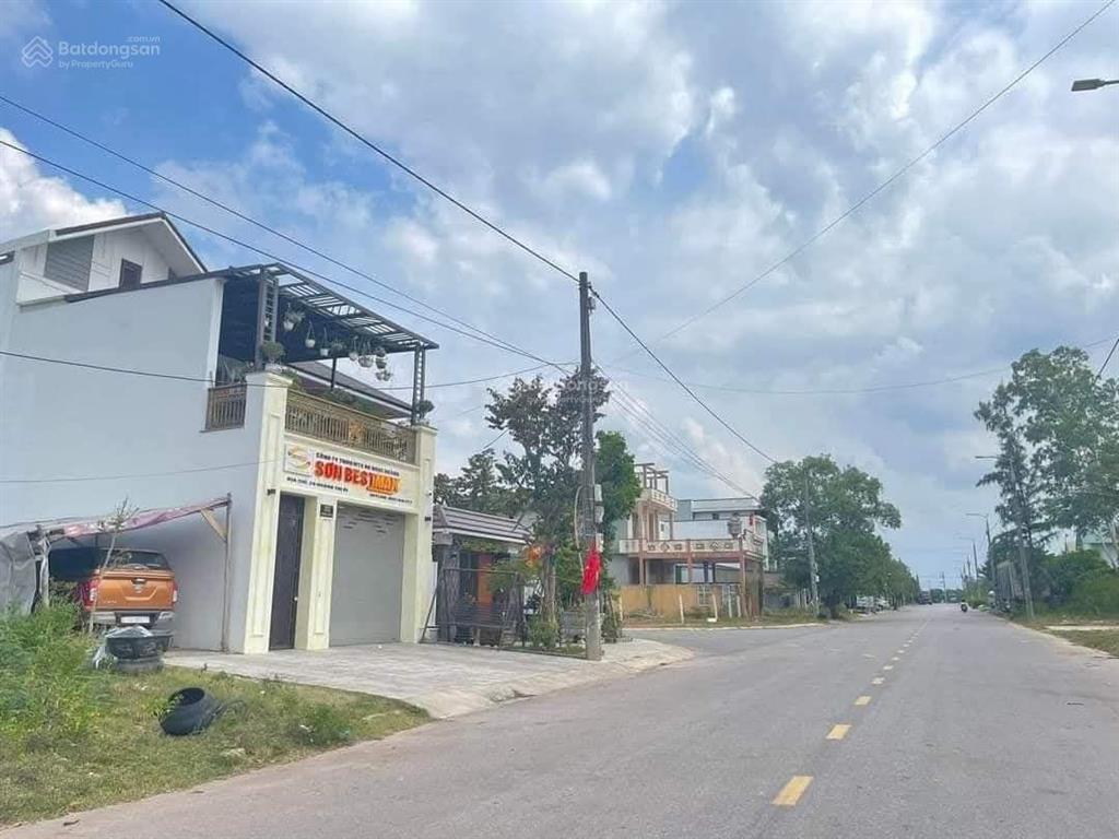 Mặt tiền hoàng thị ái(đoạn đẹp nhất, cao ráo, kinh doanh, mở công ty cũng tiện)