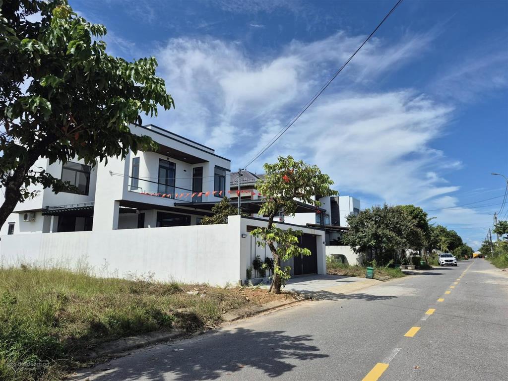 Bán dất view công viên, gần sông, chợ đông hà, trường học, không ngâp lụt