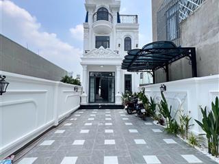 Biệt thự tân cổ điển dt rộng, sân đậu 4 xe hơi hẻm thông phú mỹ, thủ dầu một giá siêu tốt 5.5 tỷ