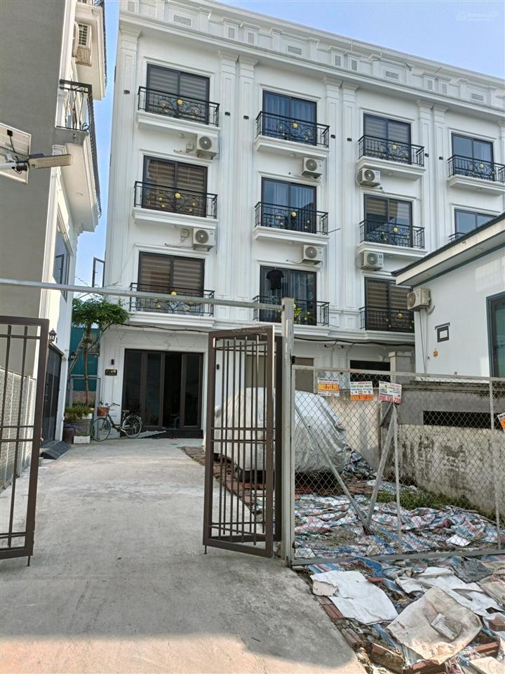 Sang nhượng nhà 4 tầng dt 31 m.thổ cư sổ đỏ. xã la phù hoài đức hn.sau khu đô thị lê trọng tấn
