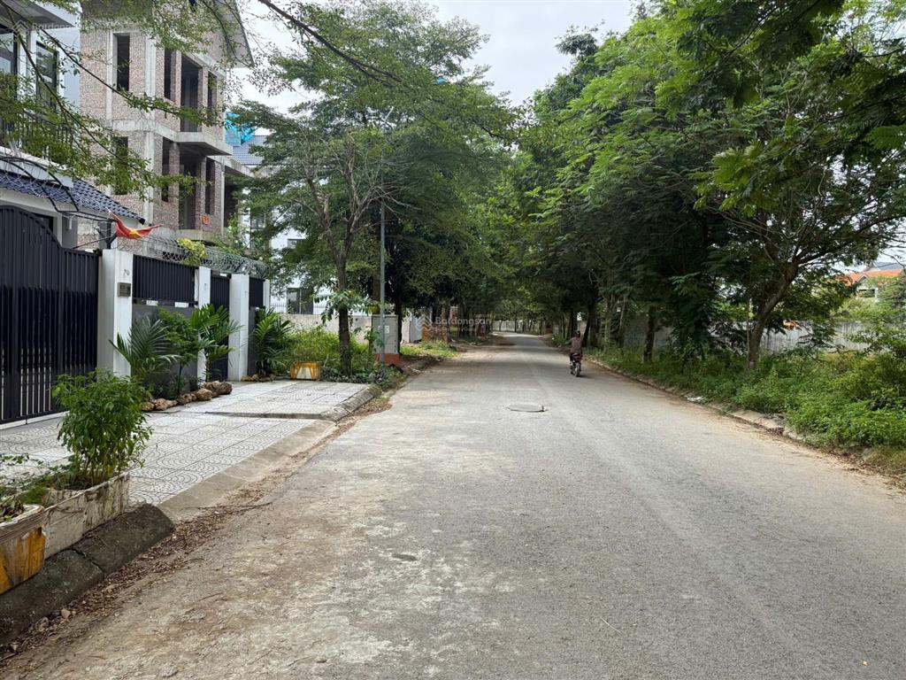 Bán 298m2 đất tặng nhà 3 tầng kđt hà phong 3 mặt thoáng, view hồ, cạnh sườn là công viên