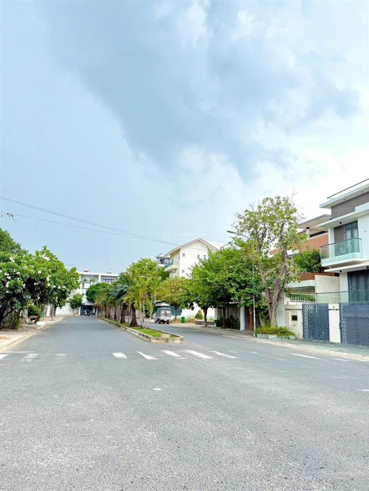 Căn biệt thự góc 2mt, ngang 12m vị trí trung tâm kđt vĩnh điềm trung cách biển 3km chỉ 63tr/m2