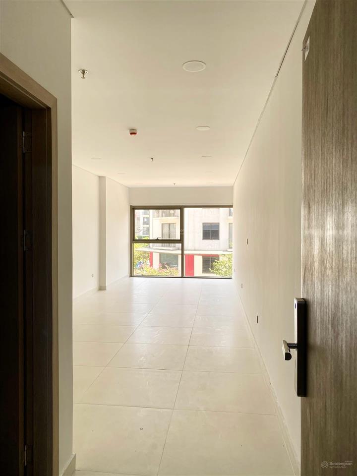 Căn thương mại studio, 1pn + 1pk toà k5 view đường 40m2 giá tốt