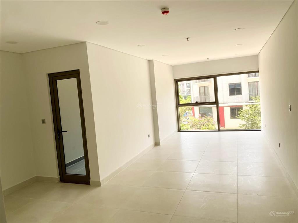 Căn thương mại studio, 1pn + 1pk toà k5 view đường 40m2 giá tốt