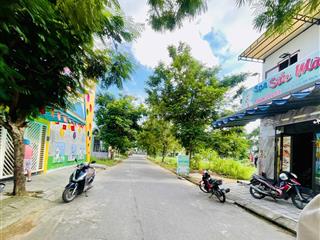 Khu phố chợ thanh quýt, lô đất ngang 5,5m, kẹp ngay công viên to bự sạch đẹp, thông thoáng