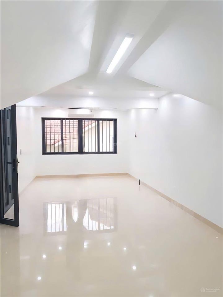 Cho thuê nhà cầu diễn gần trường tài nguyên 60mx6t thang máy, oto đỗ cửa 25tr