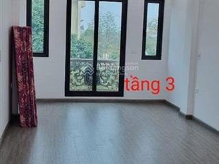 Cho thuê 5 căn liền kề ở hồ tùng mậu, cầu diễn, oto đỗ, thang máy