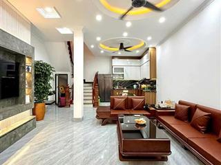 Bán nhà mễ trì, 48m2, 4 phòng ngủ, nhà dân xây, nội thất đỉnh, gần ô tô, giá chỉ 7.95 tỷ
