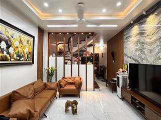 Chú chiến, cô hằng, chuyển về quê, bán gấp nhà mễ trì, ngõ rộng, nông, dân xây, 40m2, 7.55 tỷ