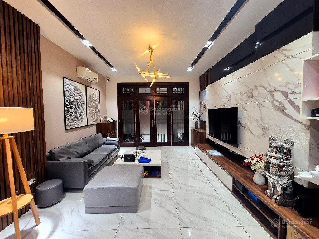 Bán nhà hàm nghi, rất hiếm nhà bán, 40m2, dân xây, ngõ thông tứ tung. gần ô tô, giá chỉ 8.8 tỷ
