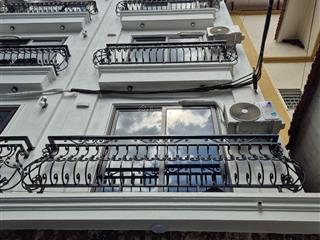 Rẻ nhất mỹ đình, 51m2 x 6t, thang máy  ô tô đỗ cửa  8.6t,  em nam 0985 542 ***