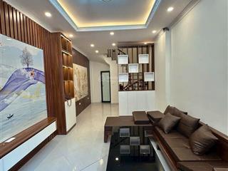Hiếm  vài nhà ra ô tô, 35m2 x 5t, 4pn, xây chắc chắn. chỉ 6.3t, ngõ rải nhựa sách đẹp