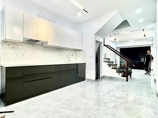 Bán nhà 105 doãn kế thiện, dân xây, lô góc, thoáng sáng, 41m2, giá chỉ 8.5t (có thương lượng)