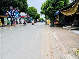 Mặt tiền đường thị trấn hóc môn . gần 1000 m2 , khai thác cực kì hiệu quả mọi ngành nghề