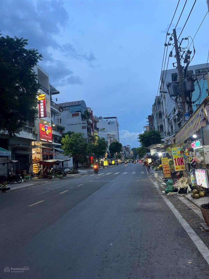 Bán nhà mặt tiền kinh doanh quận 11, cn 85m2, 4 tầng, vị trí đắc địa