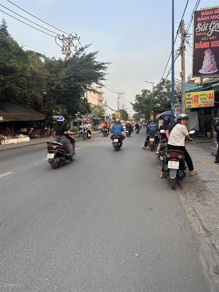 Bán nhà mặt tiền kinh doanh quận 11, cn 85m2, 4 tầng, vị trí đắc địa