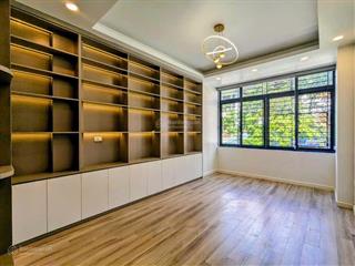 Bán nhà mp đội cấn  56m2  thang máy  nhà mới  kinh doanh  giá 26 tỷ