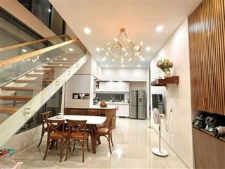 Mặt tiền 4.3m nở hậu 8.3m  dài 28m  vừa ở vừa kinh doanh  đang cho thuê 240 tr/ năm  nhà mới