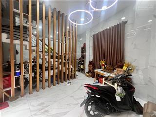 Mặt tiền tân phú  ngang 10m 5 tầng đẹp ở ngay  gần trường, chợ nhiều tiện ich  giáp quận 11