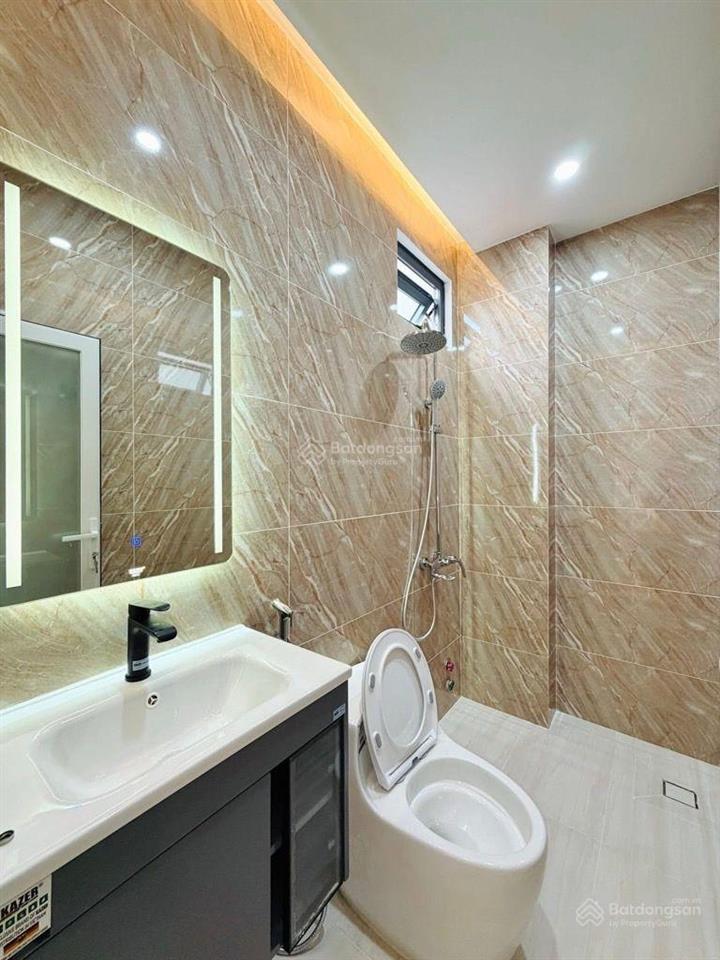 Mặt tiền kinh doanh gò vấp  3 tầng  100m2  4 pn, 4wc  sân thượng rộng thoáng  giáp tân bình